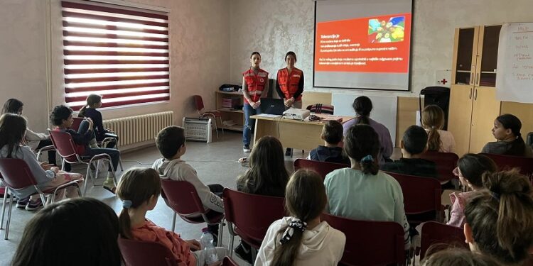 Promocija humanih vrednosti za učesnike prolećnog kampa Crvenog krsta Vojvodine