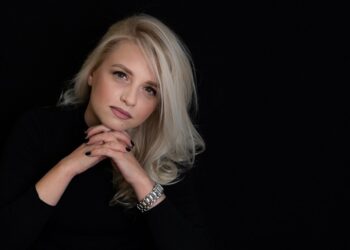 Izložba fotografija Marije Erdelji u vršačkom Domu vojske