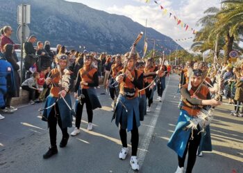 Belocrkvanska karnevalska grupa “Plave strele” na karnevalima u Crnoj Gori
