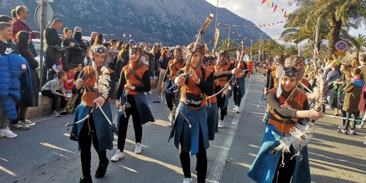 Belocrkvanska karnevalska grupa “Plave strele” na karnevalima u Crnoj Gori