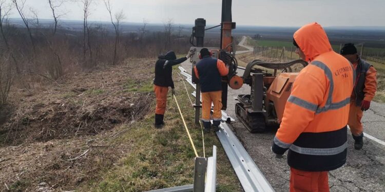 Postavljeno još 76 metara odbojne ograde na turističkom putu ka Vršačkoj kuli