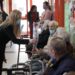 Poverenica SNS Vršac Dragana Mitrović obradovala dame u Gerontološkom centru