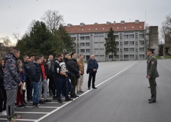 Učenici iz Vršca posetili Vojnu akademiju