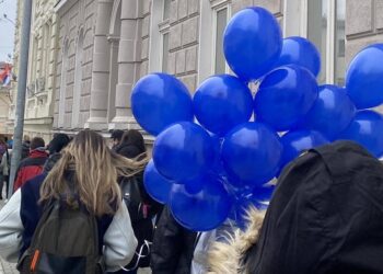 Plavim balonima ukazuju na probleme i teškoće osoba sa autizmom i njihovih porodica