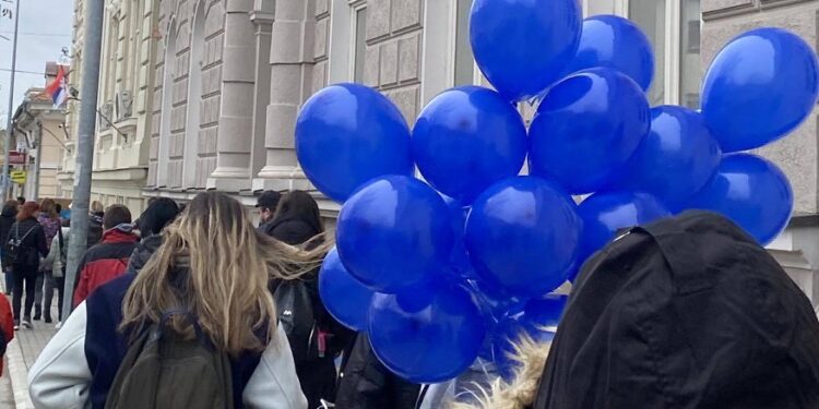 Plavim balonima ukazuju na probleme i teškoće osoba sa autizmom i njihovih porodica