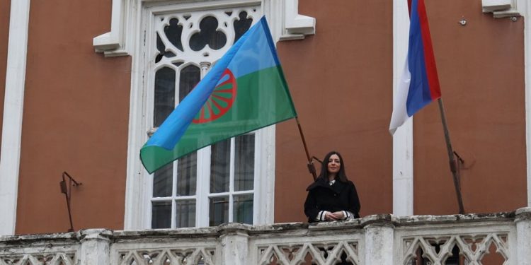 Podignuta Romska zastava na Gradskoj kući Vršca povodom Međunarodnog dana Roma