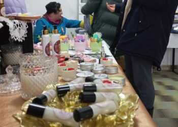 Humani Prolećno-uskršnji bazar održan u vršačkom Domu vojske (FOTO)