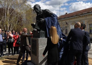 Otkrivena bista Nikite Tolstoja: Naklon Vršca i Rusije Vrščaninu