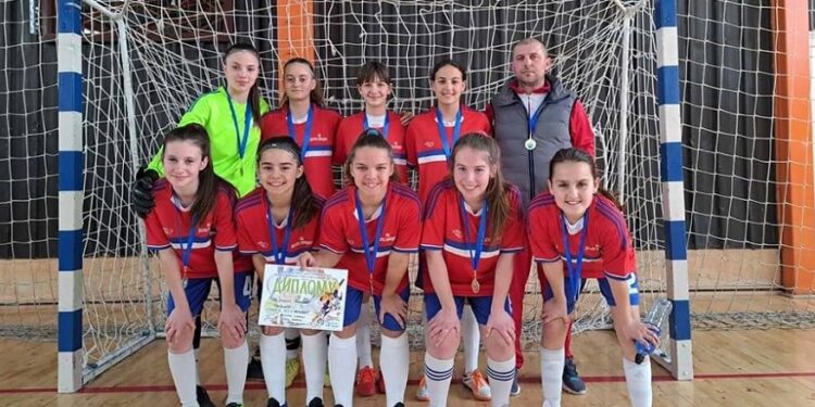Devojčice OŠ Dositej Obradović izborile plasman na državno prvenstvo u futsalu