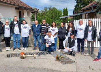 Akcija aktivista SNS u Drvarskoj ulici: „Zajedničkim snagama do čistije i lepše sredine u kojoj živimo“