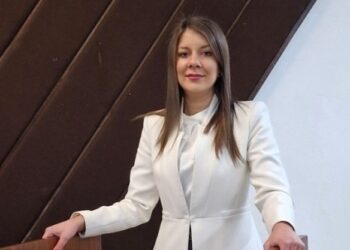 Bratić: Predsednika Vučića u Alibunaru čeka Dunja – pomogao joj je da prvi put stane na svoje noge