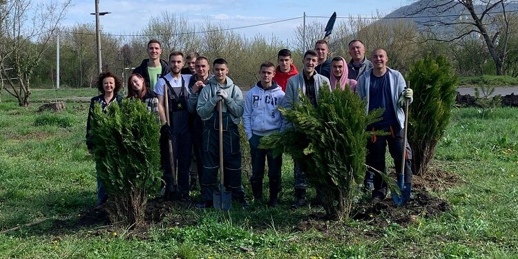 Srednjoškolci kroz projekte “Razmišljaj EKOlogično” i “Zeleni koraci” pomeraju granice