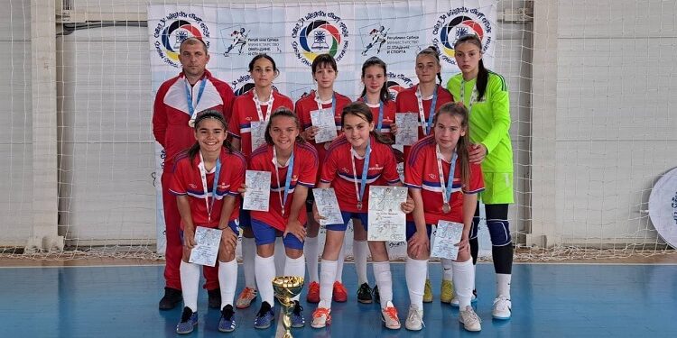 Plandište: Devojčice OŠ Dositej Obradović osvojile srebrnu medalju na državnom prvenstvu