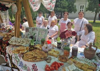 Domaćice iz 36 udruženja danas u Izbištu pripremale banatske specijalitete