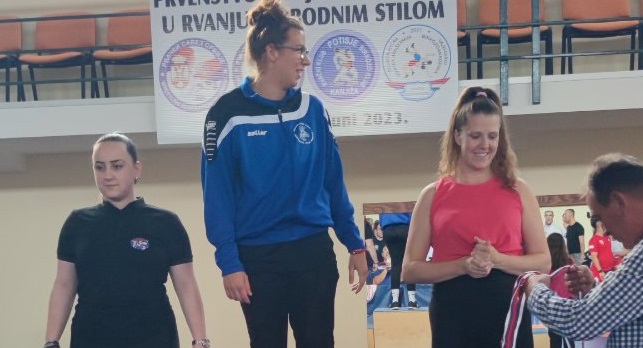Bronzana medalja za rvačicu vršačke Lokomotive na Prvenstvu Srbije