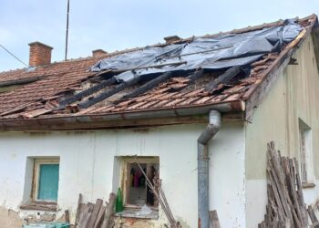 Plandište: Požar lokalizovan, šteta ogromna, žena doživela lakše telesne povrede