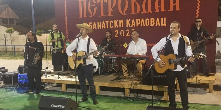 U Banatskom Karlovcu Petrovdan obeležen kao nikad