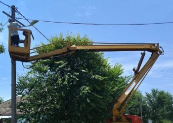 Plandište: U toku radovi na postavljanju javne rasvete