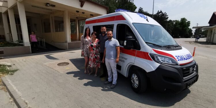 Novo sanitetsko vozilo za Dom zdravlja u Plandištu