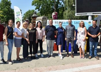 Sekopak karavan u Vršcu: Uspešna akcija sakupljanja staklenog otpada i edukacija o reciklaži