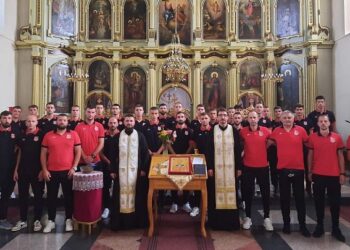 Fudbaleri i stručni štab OFK Vršca posetili Sabornu crkvu Svetog Nikole