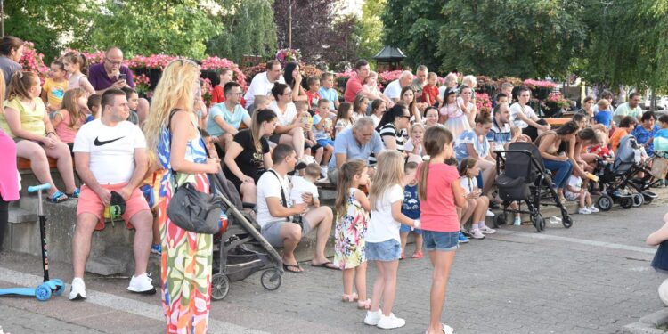„Klovnovska zabava“ večeras u vršačkom Muzičkom paviljonu