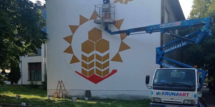 Novi mural Aleksandra Stanojeva ukrasio Alibunar