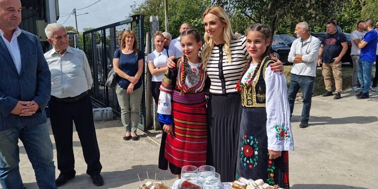 Ministarka Tanasković posetila Crvenu Crkvu i gazdinstvo „Sedam jezera“