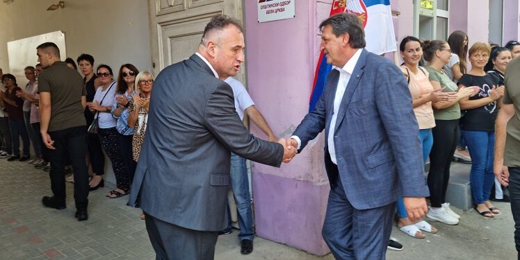 Bratislav Gašić posetio OO SNS Bela Crkva