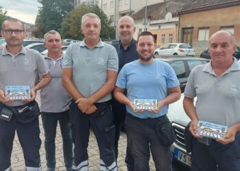 JKP Drugi oktobar: Vozilo uspori, prvi dan je u školi