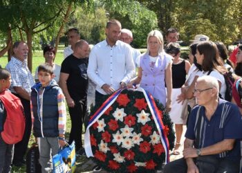 U Izbištu položeni venci povodom godišnjice rođenja Žarka Zrenjanina – Uče