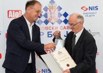 Vrščaninu Miloradu Kapelanu Zahvalnica za izuzetan doprinos razvoju šaha u Srbiji
