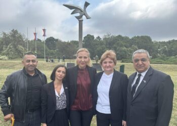 Vrščanka Alisa Šajn u društvu premijerke i ministara posetila spomen park Jajinci