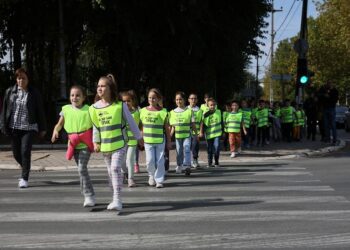 Decu u praksi treba učiti o bezbednosti u saobraćaju