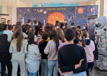 Astronomsko društvo „Planetarijum“ približilo svemir učenicima u Uljmi