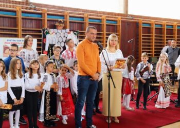 Hleb i so od ljudi prave prijatelje: U OŠ Mladost svečano obeležen Svetski dan hleba