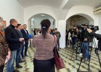 Otvorena izložba učeničkih radova „Osećam, zapažam, beležim“