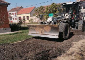 Uređuju se atarski putevi i neasfaltirane ulice u Banatskoj Palanci