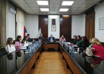 Predstavnici učeničkog parlamenta Plandišta posetili lokalnu samoupravu