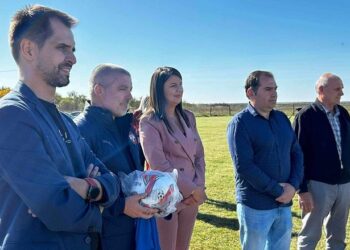 Lazetić posetio opštinu Alibunar: FSS donirao opremu klubovima u Dobrici i Janošiku