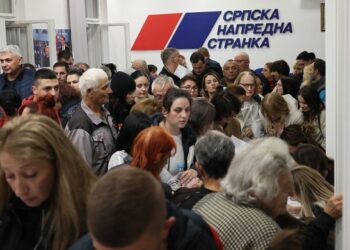 U Vršcu preko 1.100 potpisa podrške republičkoj listi SNS