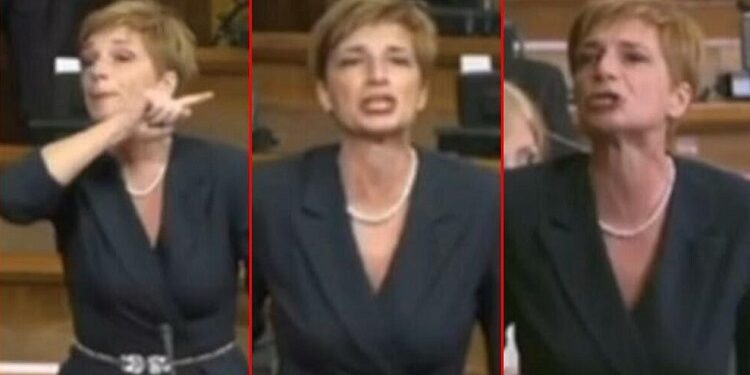 Rakićka se izvlači iz propale priče! (VIDEO)