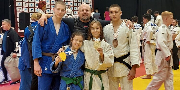 U Mostaru dva međunarodna zlata i bronza za vršačke džudiste
