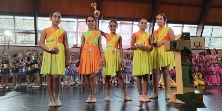 Članice ljubitelja plesa „Buena Vista“ Bela Crkva uspešne na takmičenju u Kostolcu