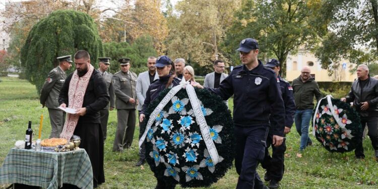 Odata počast poginulim vojnicima i policajcima