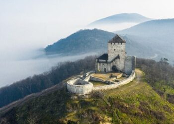 Mistična privlačnost Vršačkog zamka – Turistička atrakcija Srbije!