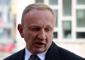 Đilas hoće da smanjuje plate medicinskim radnicima?! Ovo je njegov plan, a soli pamet Vučiću! (VIDEO)
