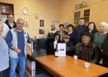 Aktivisti SNS Plandište iz sopstvenih sredstava pomogli Opštinsko udruženje invalida rada