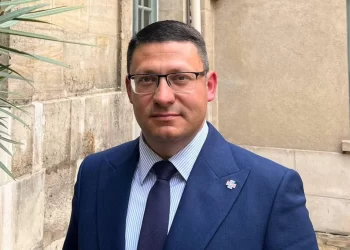 Opozicija debakl na izborima prekriva haosom: Od Srbije protiv nasilja do nasiljem protiv Srbije