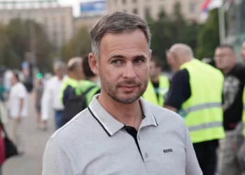 Aleksić pozvao na rušenje institucija, a sada sve svaljuje na studente: Možda ih je poneo trenutak! (VIDEO)